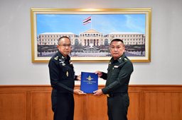 ๑๒ พ.ย.๖๗ จก.วท.กห. มอบใบประกาศการรับรองมาตรฐานยุทโธปกรณ์ของ กห.