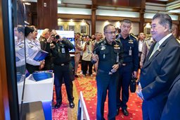 ๒๗ พ.ย.๖๗ จก.วท.กห. นำเสนอนิทรรศการแสดงผลิตภัณฑ์อุตสาหกรรมป้องกันประเทศในการประชุมสภากลาโหม