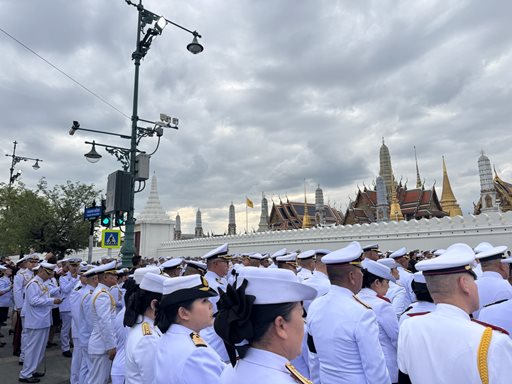 ๒๖ ต.ค.๖๘ จก.วท.กห. และคณะ ข้าราชการ วท.กห. เข้าร่วมพิธีน้อมรำลึกในพระมหากรุณาธิคุณและลงนามถวายอาลัย