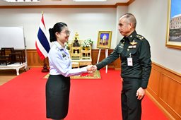 ๓ พ.ย.๖๘ จก.วท.กห. เป็นประธานพิธีประดับเครื่องหมายยศนายทหารสัญญาบัตร