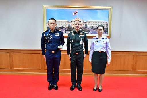 ๓ พ.ย.๖๘ จก.วท.กห. เป็นประธานพิธีประดับเครื่องหมายยศนายทหารสัญญาบัตร