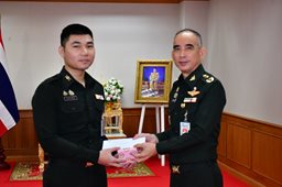 ๒๔ พ.ย.๖๘ มอบของขวัญและการ์ดอวยพร ให้แก่กำลังพล วท.กห. ที่มีวันคล้ายวันเกิดในห้วงเดือน พ.ย.๖๘