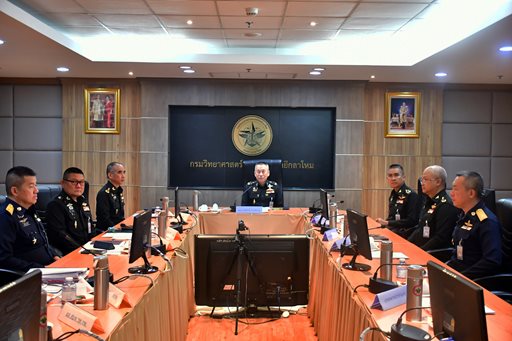 ๓ ธ.ค.๖๘ จก.วท.กห. ต้อนรับคณะติดตามและประเมินผลการปฏิบัติงานตามนโยบาย ปล.กห.