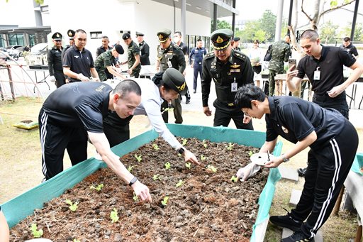๒๑ ม.ค.๖๙ จก.วท.กห. และภริยา เป็นประธานในกิจกรรมการพัฒนาคุณภาพชีวิตกำลังพล วท.กห. ภายใต้โครงการครอบครัวพอเพียง ของสมาคมภริยาข้าราชการ สป.