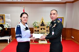 ๒๓ ม.ค.๖๙ จก.วท.กห. มอบของขวัญและการ์ดอวยพร ให้แก่กำลังพล วท.กห. ที่มีวันคล้ายวันเกิดในห้วง ม.ค.๖๙