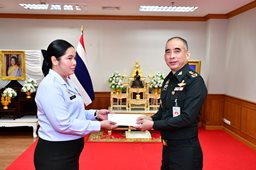 ๒๓ ม.ค.๖๙ จก.วท.กห. มอบของขวัญและการ์ดอวยพร ให้แก่กำลังพล วท.กห. ที่มีวันคล้ายวันเกิดในห้วง ม.ค.๖๙