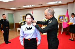 ๒๗ มี.ค.๖๙ พิธีประดับเครื่องหมายยศนายทหารประทวนของ วท.กห.