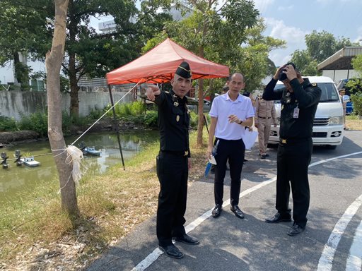 ๒๗ เม.ย.๖๙ จก.วท.กห. ตรวจติดตามความก้าวหน้าการดำเนินงานพัฒนาบริเวณสวนสุขภาพพื้นที่ชายธง ณ อาคารที่พักอาศัย สป. พื้นที่บางจาก