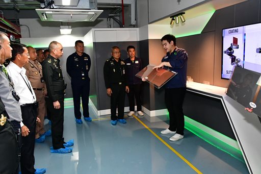 ๕ พ.ค.๖๙ จก.วท.กห. และคณะ เดินทางไปเยี่ยมชมกระบวนการผลิต พร้อมรับฟังการบรรยายสรุปเกี่ยวกับการผลิตแบตเตอรี่ลิเธียมไอออน ณ บริษัท อมิตา เทคโนโลยี (ประเทศไทย) จำกัด