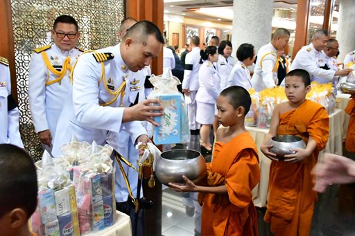 ๒๑ พ.ค.๖๙ จก.วท.กห. และข้าราชการ วท.กห. เข้าร่วมพิธีเจริญพระพุทธมนต์ถวายพระราชกุศล สมเด็จพระนางเจ้ารำไพพรรณี พระบรมราชินีในรัชกาลที่ ๗ เนื่องในโอกาสการประกาศยกย่องพระเกียรติคุณ พระราชกรณียกิจในวาระครบ ๑๐๐ ปี