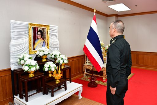๒๒ พ.ค.๖๙ จก.วท.กห. เป็นประธานในพิธีสวดมนต์และยืนสงบนิ่ง เพื่อถวายเป็นพระราชกุศลแด่สมเด็จพระนางเจ้าสิริกิติ์ พระบรมราชินีนาถ พระบรมราชชนนีพันปีหลวง พร้อมทั้งเป็นประธานในพิธีลาอุปสมบทของกำลังพล