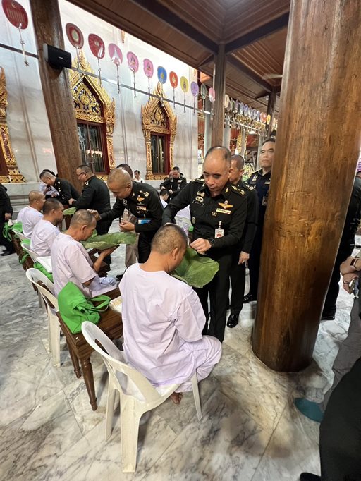 ๒๖ พ.ค.๖๙ จก.วท.กห. ร่วมพิธีปลงผมนาค ในกิจกรรมอุปสมบทหมู่เทิดทูนสถาบันพระมหากษัตริย์ เพื่อเฉลิมพระเกียรติและถวายเป็นพระราชกุศลแด่สมเด็จพระนางเจ้าสุทิดา พระบรมราชินี เนื่องในโอกาสมหามงคลเฉลิมพระชนมพรรษา ๔ รอบ วันที่ ๓ มิถุนายน ๒๕๖๙