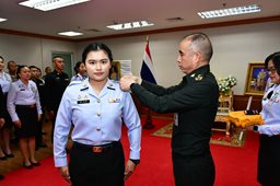 ๒๘ พ.ค.๖๙ พิธีประดับเครื่องหมายยศนายทหารสัญญาบัตร และนายทหารประทวน