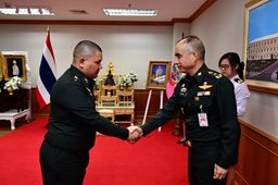 ๓ ก.ค.๖๙ จก.วท.กห. เป็นประธานในพิธีประดับเครื่องหมายยศนายทหารสัญญาบัตรและนายทหารประทวน