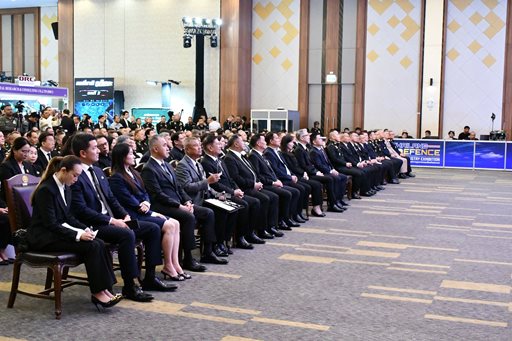 ๘ ก.ค.๖๙ จก.วท.กห. ร่วมฟังปาฐกถาพิเศษในหัวข้อ "ทิศทางอุตสาหกรรมป้องกันประเทศของไทย" และหัวข้อ "การปรับตัวอุตสาหกรรมไทยและทางเลือกใหม่ในอุตสาหกรรมป้องกันประเทศ"