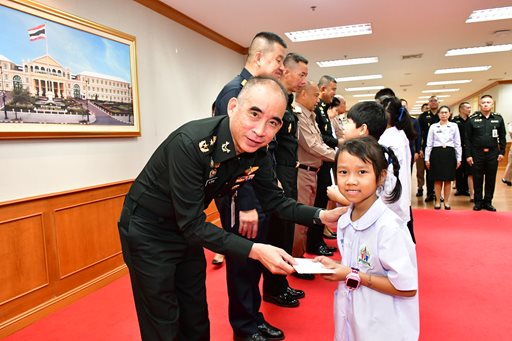 ๑๖ มิ.ย.๖๙ จก.วท.กห. เป็นประธานในพิธีมอบทุนการศึกษาสำหรับบุตรข้าราชการ ลูกจ้าง และพนักงานราชการในสังกัด วท.กห. ประจำปีการศึกษา ๒๕๖๙
