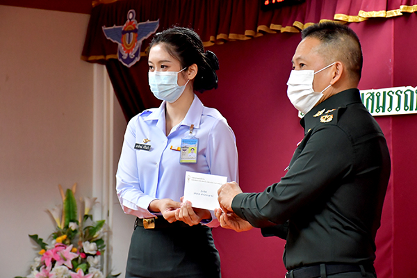 ๒๕ มี.ค.๖๔ พล.ท.คงชีพ ตันตระวาณิชย์ จก.วท.กห. พร้อม นขต.วท.กห.ทำพิธีมอบรางวัลให้แก่ ข้าราชการ วท.กห. ที่ผ่านการทดสอบมาตรฐานสมรรถนะการใช้ดิจิทัล และ มอบหนังสือรับรองสมรรถนะด้านการใช้ภาษาอังกฤษ