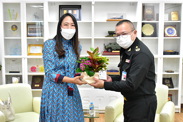 ๒๑ ก.ย.๖๔ ดร.จุฑาทอง จารุมิลินท ผอ.สวค. เข้าพบ พล.ท.คงชีพ ตันตระวาณิชย์ จก.วท.กห. เพื่อแสดงความยินดีเนื่องในโอกาสที่ได้รับพระราชทานยศสูงขึ้น และเข้าพบรอง จก.วท.กห. (๑) เพื่อแสดงความยินดีเนื่องในโอกาสที่ได้รับพระราชทานยศสูงขึ้นและดำรงตำแหน่งเป็น จก.วท.กห.