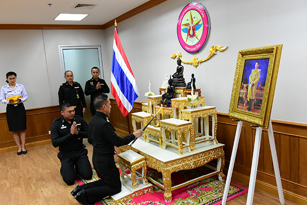 พิธีประดับเครื่องหมายยศนายทหารชั้นประทวน