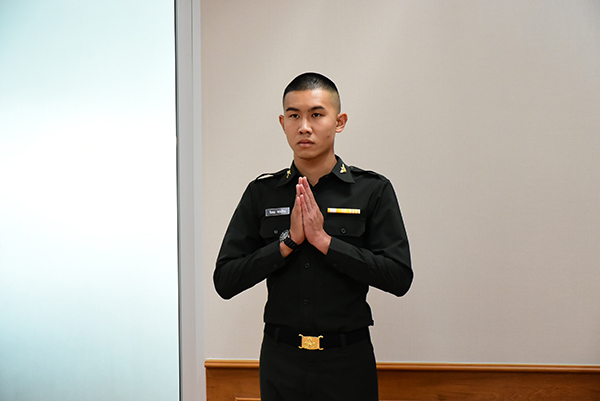 พิธีประดับเครื่องหมายยศนายทหารชั้นประทวน