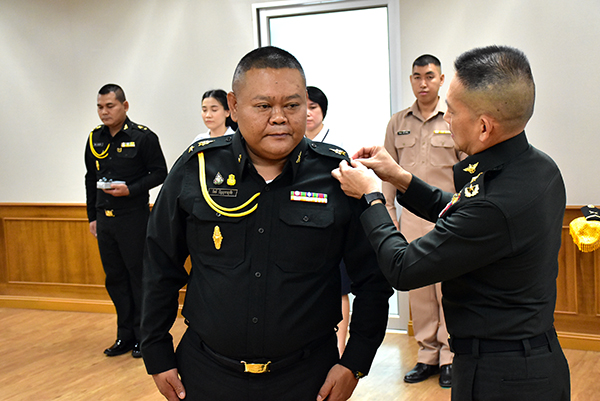 ๒๔ ต.ค.๖๒ พล.ท.คงชีพ ตันตระวาณิชย์ จก.วท.กห. ทำพิธีประดับเครื่องหมายยศนายทหารชั้นสัญญาบัตร