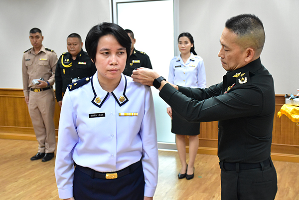 ๒๔ ต.ค.๖๒ พล.ท.คงชีพ ตันตระวาณิชย์ จก.วท.กห. ทำพิธีประดับเครื่องหมายยศนายทหารชั้นสัญญาบัตร