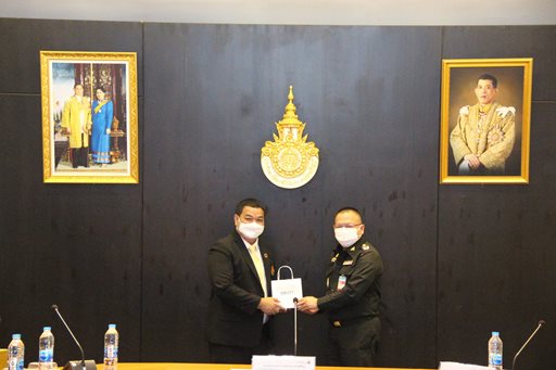 ๒๖ เม.ย.๖๕ จก.วท.กห. และคณะ ได้ร่วมประชุมหารือแนวทางความร่วมมือบทบาทและการถ่ายทอดเทคโนโลยียานยนต์ไฟฟ้าสู่สังคม ณ ห้องประชุมมังคลอุบล มทร.ธัญบุรี