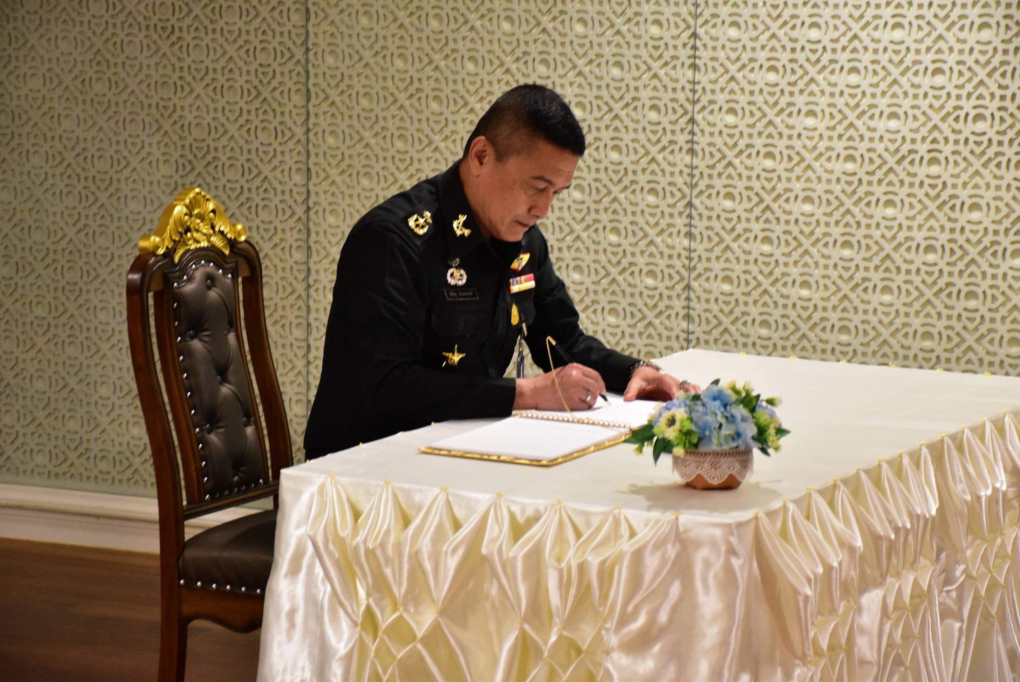 ๑๒ ส.ค.๖๒ การลงนามถวายพระพร เนื่องในวันเฉลิมพระชนมพรรษาสมเด็จพระนางเจ้าสิริกิต์ พระบรมราชินีนาถ พระบรมราชชนนีพันปีหลวง๘๗ พรรษา