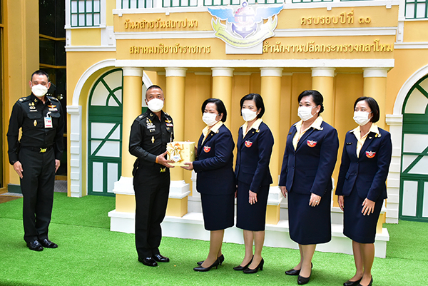 ๙ พ.ย.๖๔ จก.วท.กห. ร่วมงานวันคล้ายวันสถาปนาสมาคมภริยาข้าราชการ สำนักงานปลัดกระทรวงกลาโหม