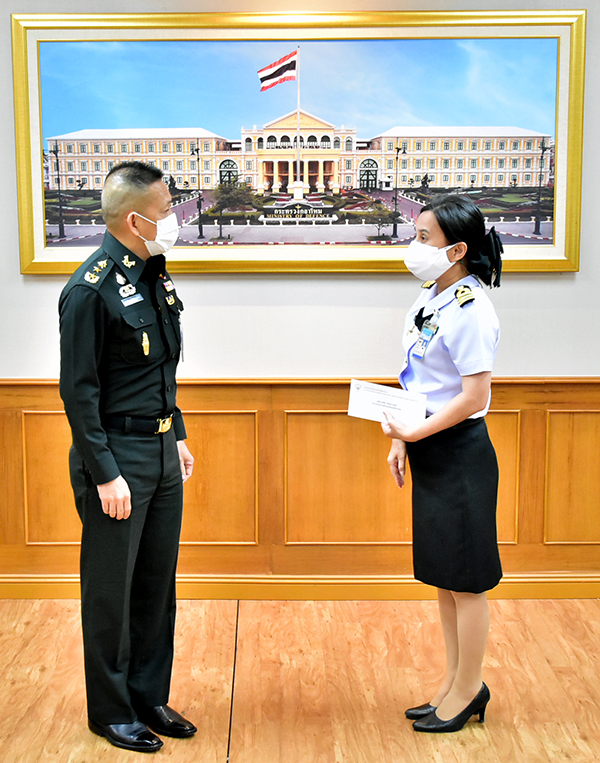 ๑๐ ส.ค.๖๔ พล.ท.คงชีพ ตันตระวาณิชย์ จก.วท.กห. มอบเงินสวัสดิการช่วยเหลือให้แก่ข้าราชการ วท.กห.