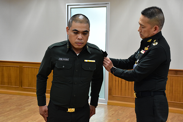 ๑๔ พ.ย.๖๒ พล.ท.คงชีพ ตันตระวาณิชย์ จก.วท.กห. ทำพิธีประดับเครื่องหมายยศนายทหารชั้นประทวนจำนวน ๑ นาย