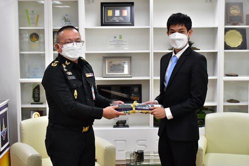 ๒๕ มี.ค.๖๕ ผู้แทนสมาคมศิษย์เก่า โรงเรียนนายร้อยวิจีเนียร์ VMI เข้าเยี่ยมคารวะ เพื่อแสดงความยินดีกับ จก.วท.กห.