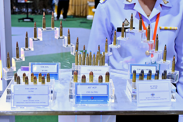 ๒๓ พ.ย.๖๓ พล.ท.คงชีพ ตันตระวาณิชย์ จก.วท.กห. เดินทางไปเยี่ยมชมงานมหกรรมวิทยาศาสตร์และ เทคโนโลยีแห่งชาติ ประจำปี ๒๕๖๓