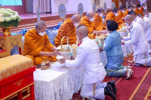 ๑๑ ส.ค.๖๕ จก.วท.กห. ร่วมพิธีถวายพระพรชัยมงคลและทำบุญตักบาตรถวายเป็นพระราชกุศล เนื่องในวันคล้ายวันเฉลิมพระชนมพรรษาสมเด็จพระนางเจ้าสิริกิติ์ พระบรมราชินีนาถ พระบรมราชชนนีพันปีหลวง