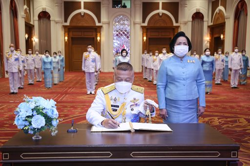 ๑๑ ส.ค.๖๕ จก.วท.กห. ร่วมพิธีถวายพระพรชัยมงคลและทำบุญตักบาตรถวายเป็นพระราชกุศล เนื่องในวันคล้ายวันเฉลิมพระชนมพรรษาสมเด็จพระนางเจ้าสิริกิติ์ พระบรมราชินีนาถ พระบรมราชชนนีพันปีหลวง