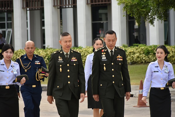๒ เม.ย.๖๒ พล.ท.ศิรศักดิ์ ยุทธประเวศน์ จก.วท.กห. และพล.ท.อภิชาติ วิไลเนตร จก.วท.กห. ท่านใหม่ กระทำพิธีรับ – ส่งหน้าที่ จก.วท.กห.