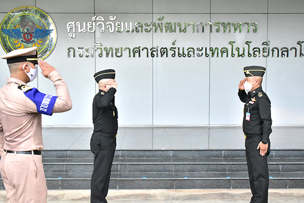 ๑๑ ต.ค.๖๔ ปล.กห. และคณะ เดินทางตรวจเยี่ยม ศวพท.วท.กห.