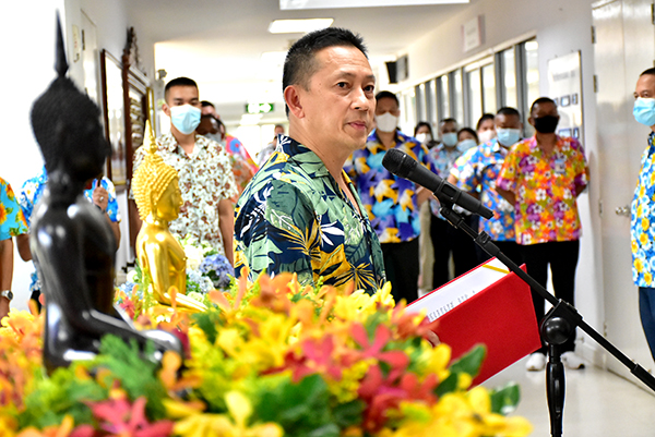 ๗ เม.ย.๖๔ ข้าราชการ วท.กห. ร่วมสรงน้ำพระ และอวยพร จก.วท.กห. รอง จก.วท.กห. เนื่องในวันสงกานต์