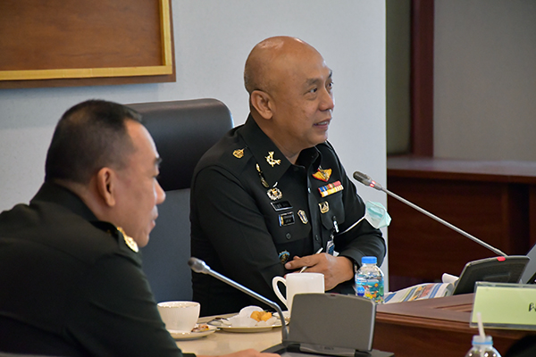 ๑๘ ก.พ.๖๔ พล.อ.ชูชาติ บัวขาว รอง ปล.กห. (๒) เป็นประธานการประชุมเรื่องการขอปิดกิจกรรมงานวิจัยปืนเล็ก