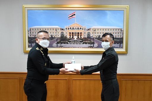 ๒๗ ก.ย.๖๕ จก.วท.กห. มอบโล่ผู้เกษียณอายุราชการประจำปี ๖๕ และข้าราชการดีเด่น วท.กห.