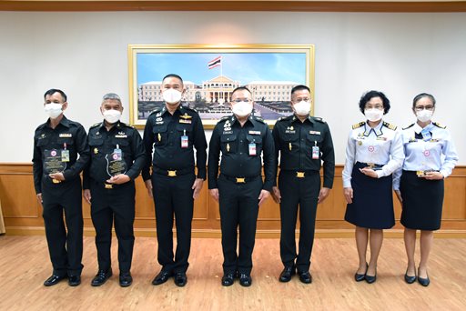 ๒๗ ก.ย.๖๕ จก.วท.กห. มอบโล่ผู้เกษียณอายุราชการประจำปี ๖๕ และข้าราชการดีเด่น วท.กห.