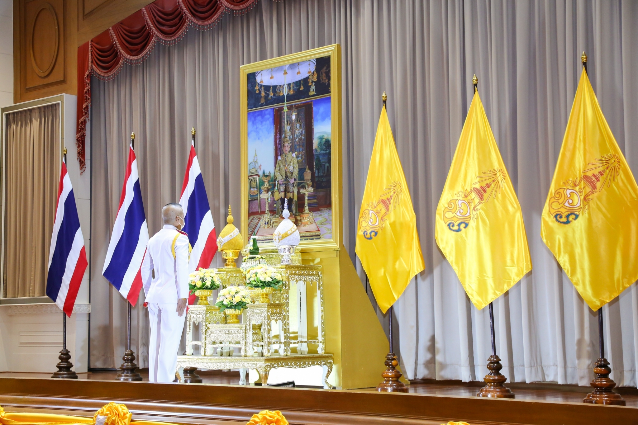 ๓ พ.ค.๖๕ จก.วท.กห. เข้าร่วมพิธีลงนามถวายพระพรชัยมงคล เนื่องในวันฉัตรมงคล