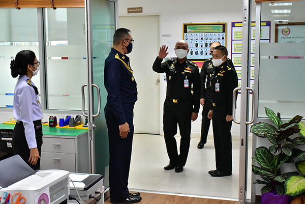 ๖ พ.ย.๖๓ พล.อ.ชูชาติ บัวขาว รอง ปล.กห. ตรวจเยี่ยมหน่วย วท.กห.