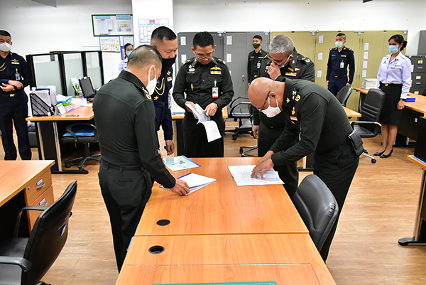 ๖ พ.ย.๖๓ พล.อ.ชูชาติ บัวขาว รอง ปล.กห. ตรวจเยี่ยมหน่วย วท.กห.