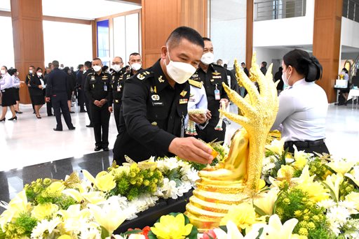๑๑ เม.ย.๖๖ จก.วท.กห. ร่วมกิจกรรมสรงน้ำพระ เนื่องในวันสงกรานต์