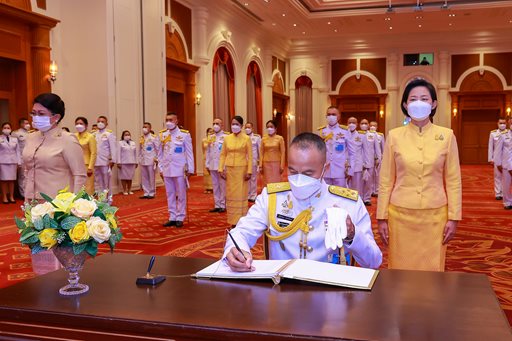 ๓ พ.ค.๖๖ จก.วท.กห. ร่วมพิธีลงนามถวายพระพรชัยมงคล เนื่องในวันฉัตรมงคล
