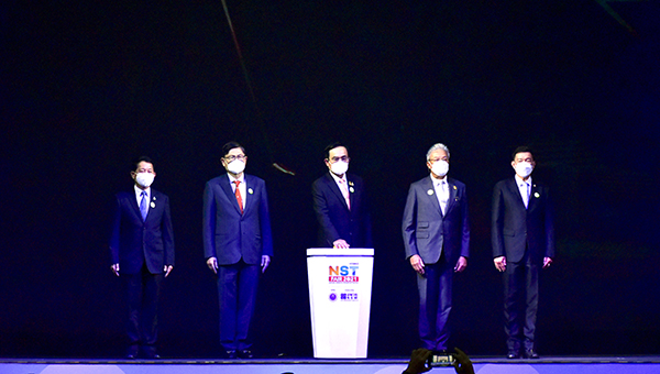 ๑๑ พ.ย.๖๔ จก.วท.กห. ร่วมในพิธีเปิดงานมหกรรมวิทยาศาสตร์และเทคโนโลยีแห่งชาติ ประจำปี ๒๕๖๔
