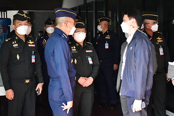 ๒๓ พ.ย.๖๔ รอง ปลัดกระทรวงกลาโหม (๑) เดินทางไปตรวจเยี่ยมบ้านพักข้าราชการพื้นที่บางจาก