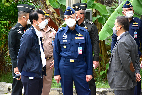 ๒๓ พ.ย.๖๔ รอง ปลัดกระทรวงกลาโหม (๑) เดินทางไปตรวจเยี่ยมบ้านพักข้าราชการพื้นที่บางจาก