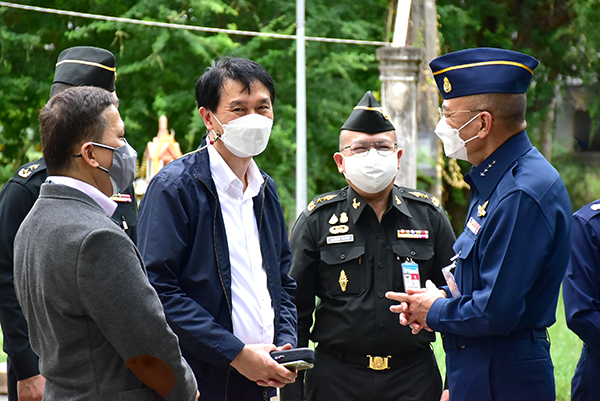 ๒๓ พ.ย.๖๔ รอง ปลัดกระทรวงกลาโหม (๑) เดินทางไปตรวจเยี่ยมบ้านพักข้าราชการพื้นที่บางจาก